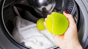 Mettez deux balles de tennis dans la machine à laver