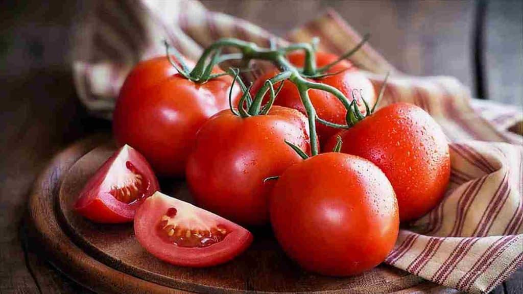 Les astuces les plus rapides pour peler une tomate efficacement en une minute