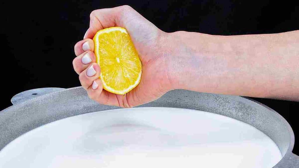 Avantages de la combinaison de bicarbonate de soude et de citron, redoutable pout les tâches ménagères
