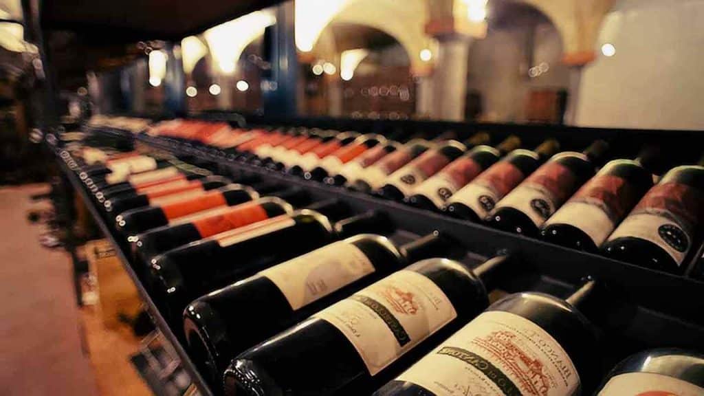 Conseils pour conserver correctement les bouteilles de vin, les secrets des experts  