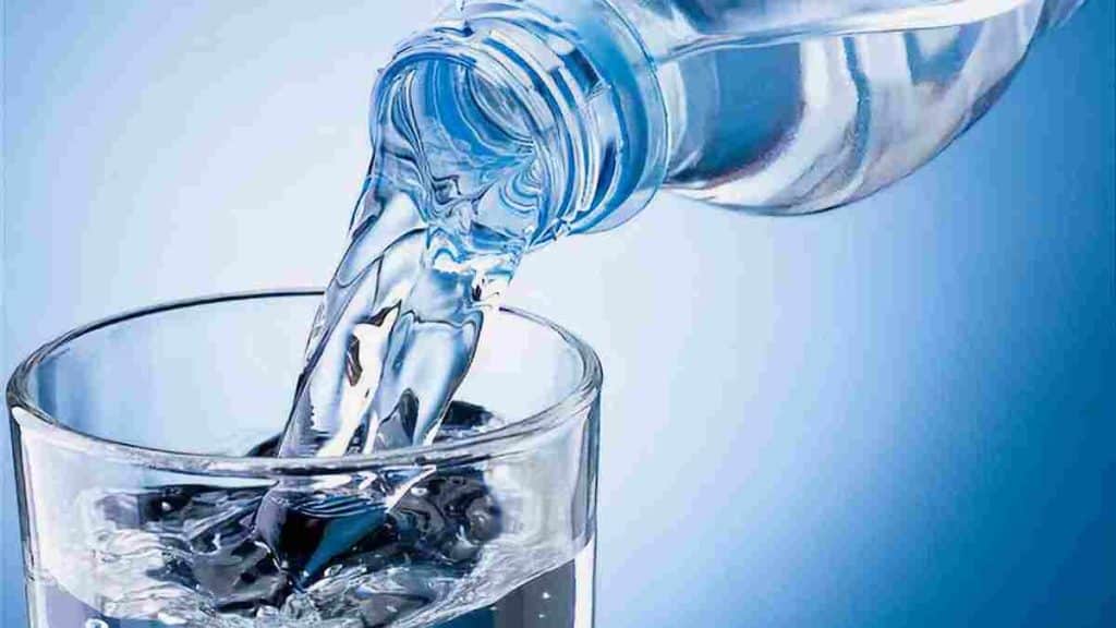 Quantité d’eau recommandée par jour pour avoir une peau jeune à l’âge de 50 ans et plus