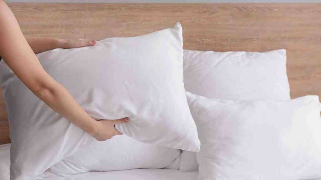 Meilleurs remèdes pour nettoyer et désinfecter les taies d’oreiller, techniques faciles et écologiques