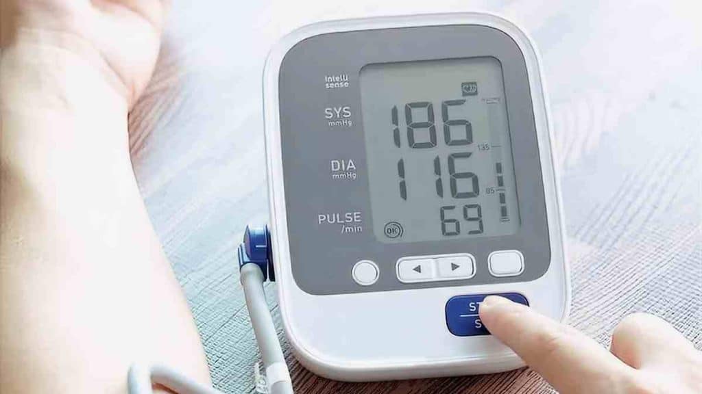 Premières réflexes à adopter chaque matin pour les personnes atteintes d’hypertension artérielle