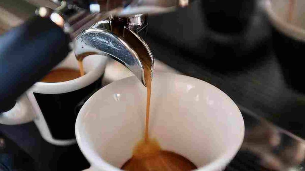 Lequel est le plus riche en caféine entre le café long et le café court ?