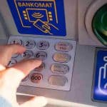 Nouvelle arnaque aux distributeurs automatiques de billets, la banque appelle à la vigilance