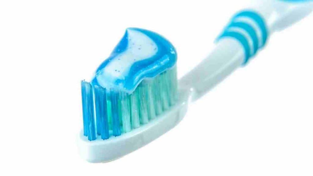 Différentes utilisations du dentifrice dans la vie quotidienne, fonctions insoupçonnées