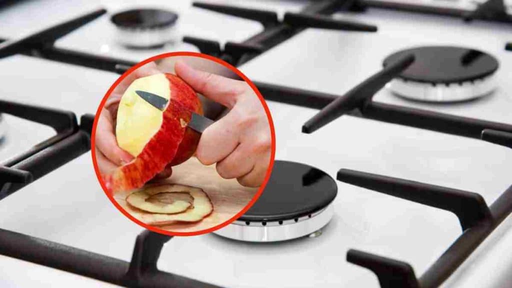 Nettoyer la plaque de cuisson avec des pelures de pommes, une astuce facile et très efficace