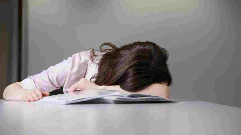 Astuces rapides pour remédier à la somnolence soudaine et à l’ennui pendant les études ou le travail