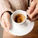 Effets secondaires de la prise du café avec le ventre vide