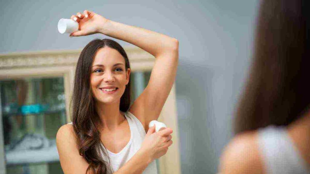 conseils-pour-faire-durer-le-deodorant-toute-la-journee-et-toujours-sentir-bon