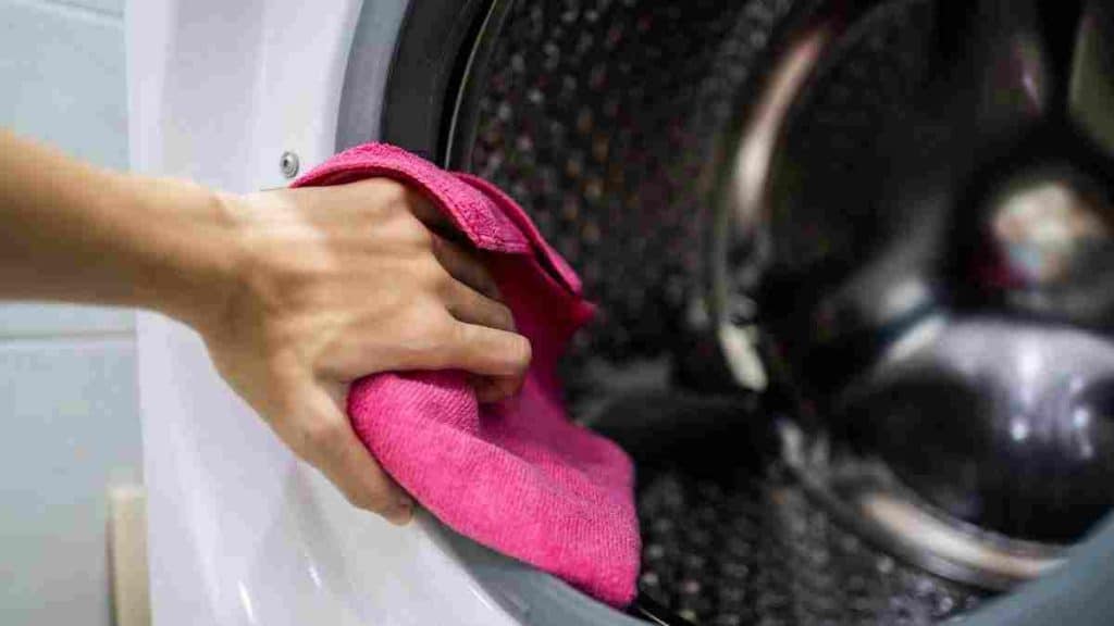 assainir-votre-machine-a-laver-en-un-seul-geste-des-gestes-simples-pour-entretenir-votre-lave-linge