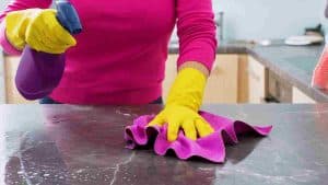 les-gestes-simples-et-hygieniques-a-connaitre-pour-bien-nettoyer-sa-cuisine