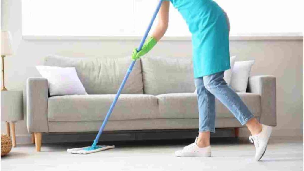 une-astuce-simple-rapide-et-efficace-pour-nettoyer-vos-sols