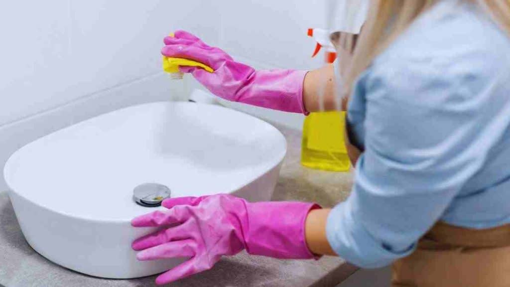 proprete-dans-la-salle-de-bain-des-astuces-geniales-pour-eviter-laccumulation-des-bacteries