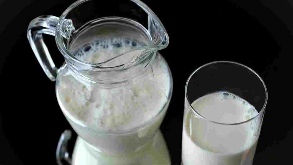 astuce-anti-gaspillage-ne-jetez-plus-le-lait-perime-voici-comment-lutiliser