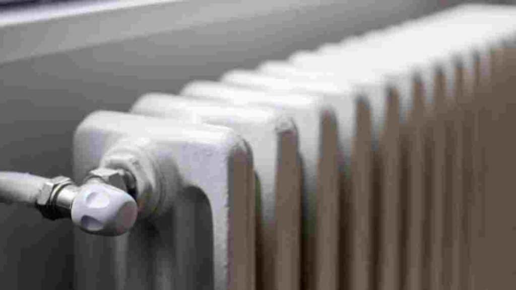 astuces-naturelles-pour-nettoyer-les-radiateurs-jaunis-et-les-rendre-comme-neufs