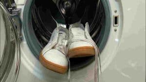 nettoyer-les-chaussures-en-machine-a-laver-voici-la-technique-et-les-conseils-utiles